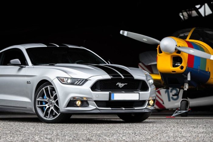 Zážitková jazda na Ford Mustang + akrobatický let – Obrázok 1